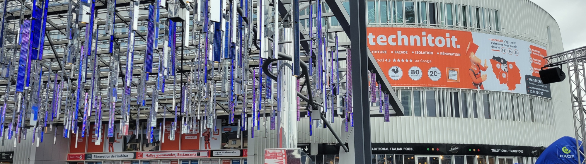 Entrée de Foire de Paris avec signalétique et aménagement du salon