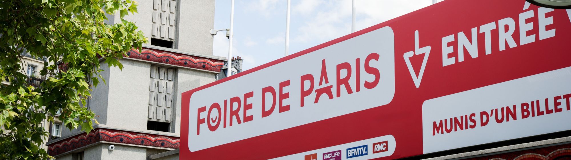 entrée de la Foire de Paris avec signalétique du salon