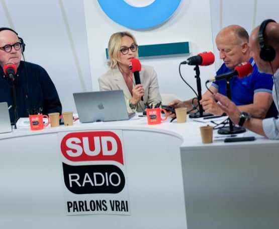 Interview radio avec des invités sur un salon
